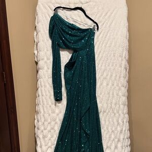 Elegant Teal One-Shoulder Prom Dress